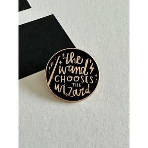 THE WAND CHOOSES THE WIZARD Harry Potter Enamel Lapel Pin NEW
